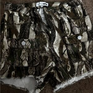 Fashion Nova Green and Brown Cargo Shorts